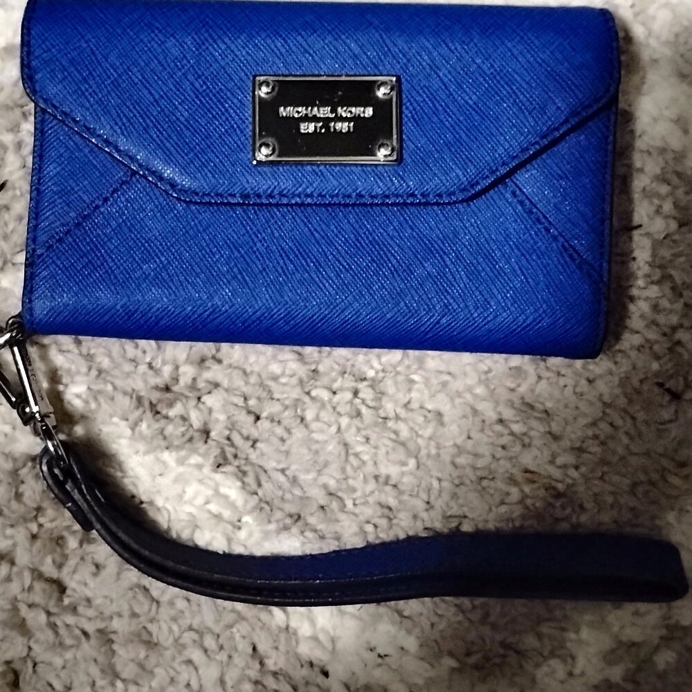 Michael Kors iPhone Clutch Wallet